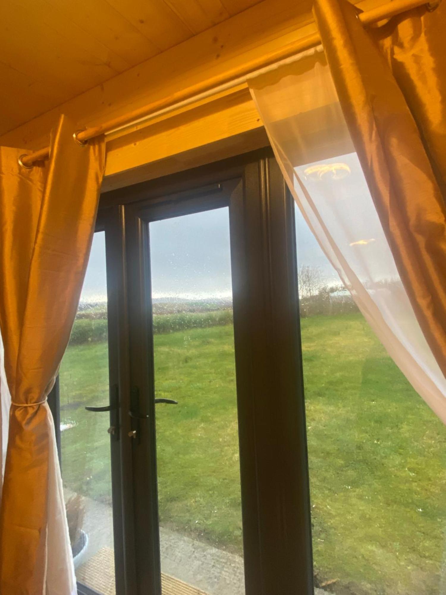Mullagh  Country Cabin מראה חיצוני תמונה